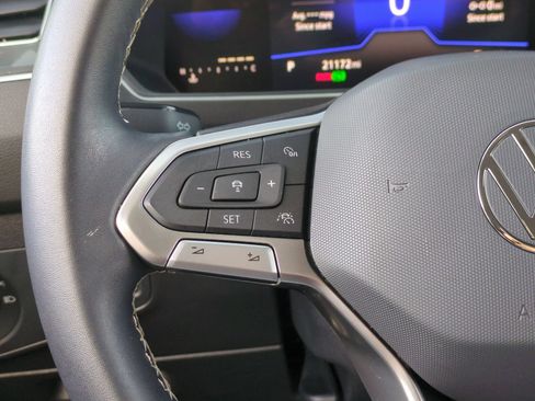 Used 2023 Volkswagen Tiguan SE FWD image 10