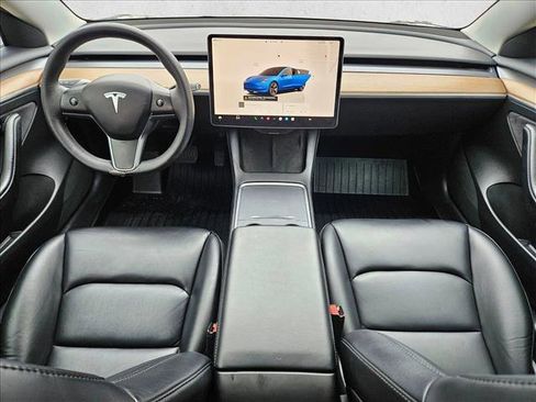Used 2022 Tesla Model 3 image 18