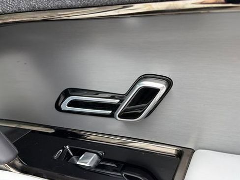 Used 2025 Land Rover Range Rover Sport SE image 34