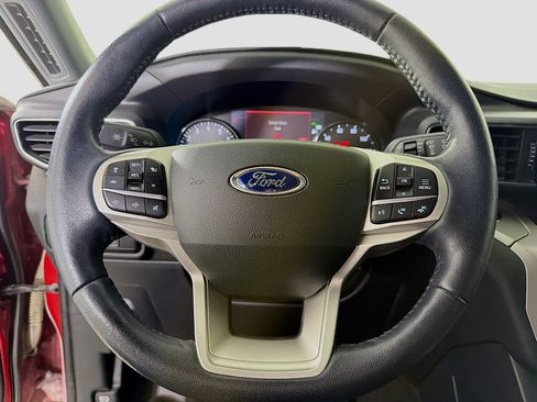 Used 2023 Ford Explorer XLT w/ Equipment Group 202A RWD image 14