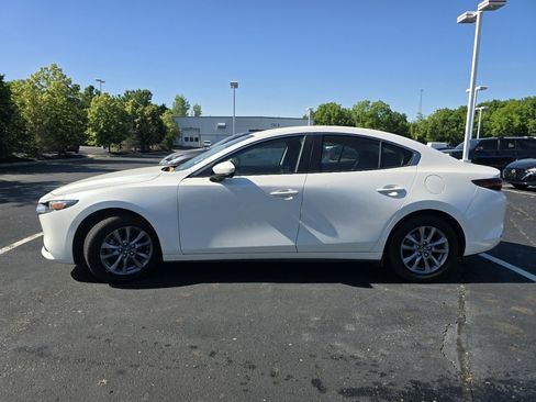 Used 2022 MAZDA MAZDA3 s FWD image 4