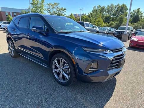 Used 2022 Chevrolet Blazer Premier w/ Enhanced Convenience Package AWD/4WD image 2