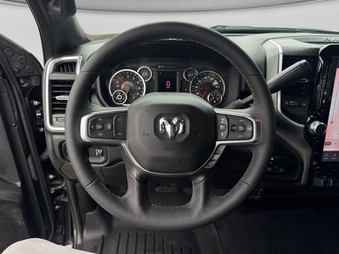 Used 2025 RAM 2500 Big Horn AWD/4WD image 18