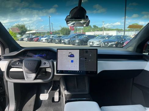Used 2022 Tesla Model X Plaid AWD/4WD image 12