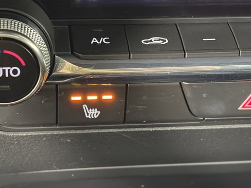 Used 2024 MAZDA MAZDA3 s image 24