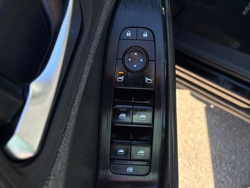 Used 2021 Nissan Rogue SV image 11