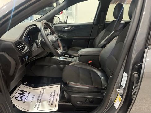 Used 2025 Ford Escape ST-Line image 9