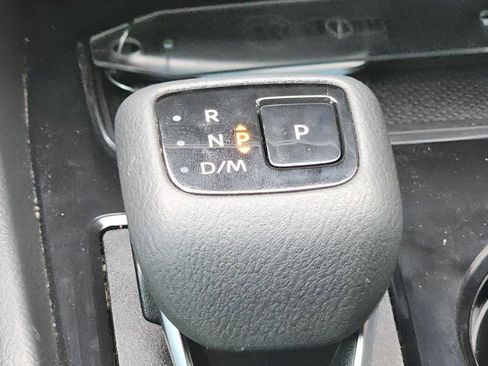 Certified 2025 Nissan Rogue SV image 28