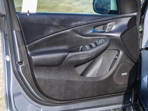 Used 2018 Chevrolet Volt Premier w/ Driver Confidence Package image 20