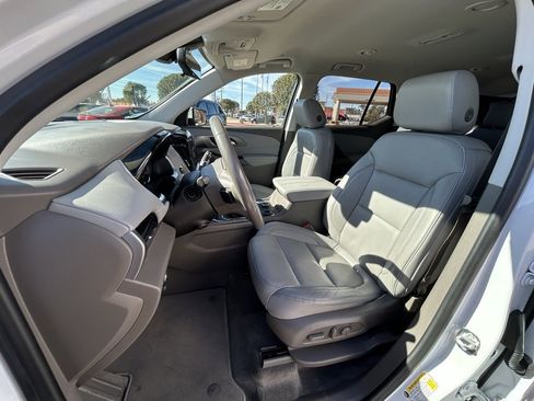 Used 2018 Chevrolet Traverse Premier w/ Driver Confidence II Package image 11