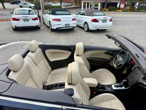 Used 2018 Buick Cascada Premium image 27