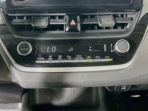 Used 2023 Toyota Corolla LE FWD image 23