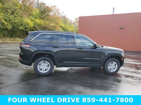 New 2025 Jeep Grand Cherokee Laredo RWD image 3