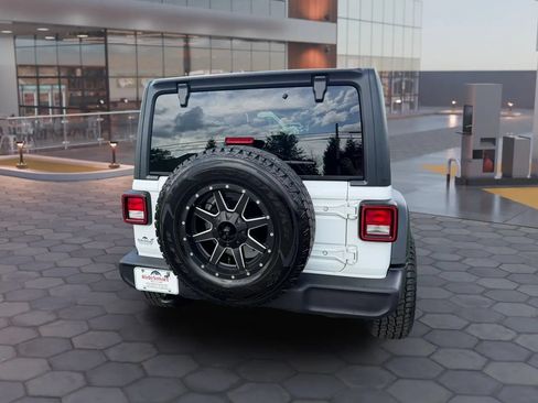 Used 2019 Jeep Wrangler Unlimited Sport S AWD/4WD image 8