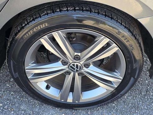 Used 2024 Volkswagen Jetta SE FWD image 23