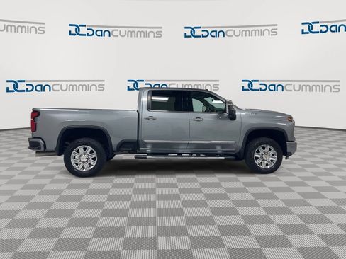 Used 2024 Chevrolet Silverado 2500 High Country w/ High Country Premium Package AWD/4WD image 9