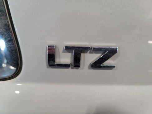 Used 2016 Chevrolet Suburban LTZ image 14