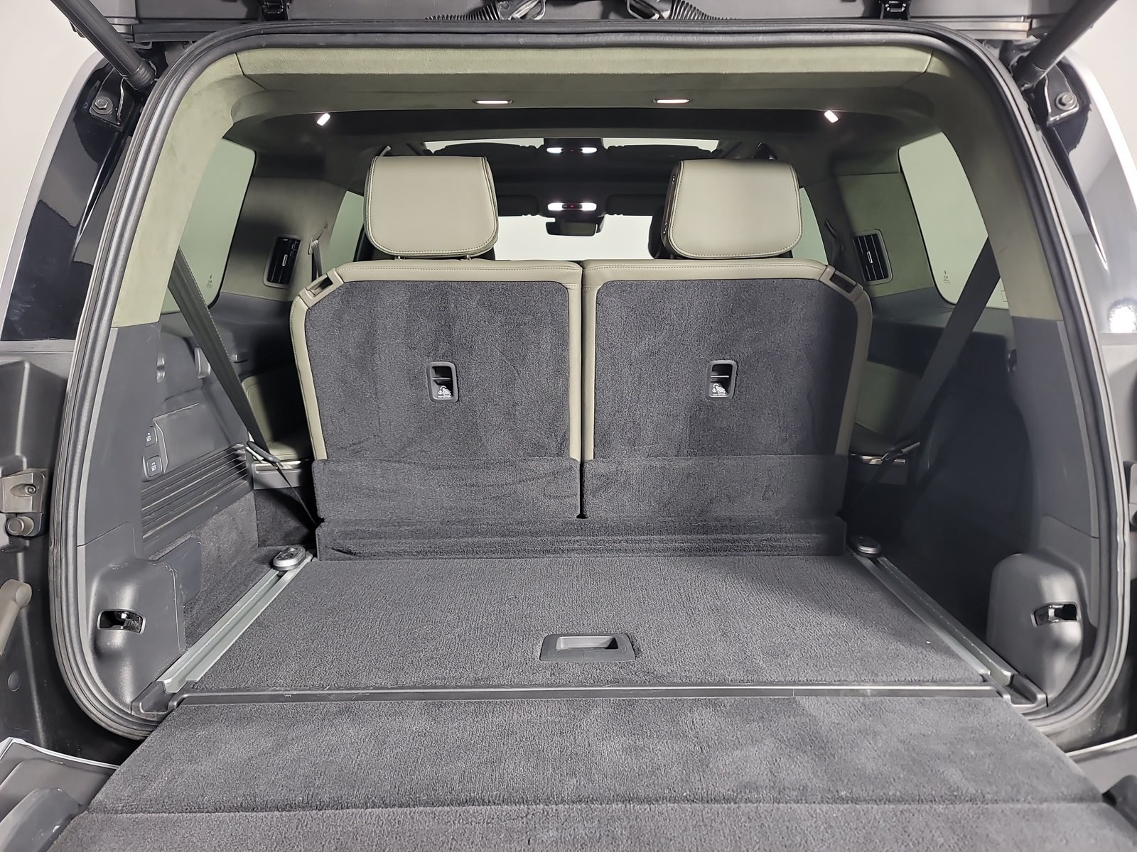 Used 2023 Rivian R1S Adventure Quad AWD/4WD image 15