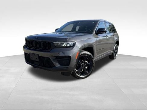 Used 2023 Jeep Grand Cherokee Altitude AWD/4WD image 1