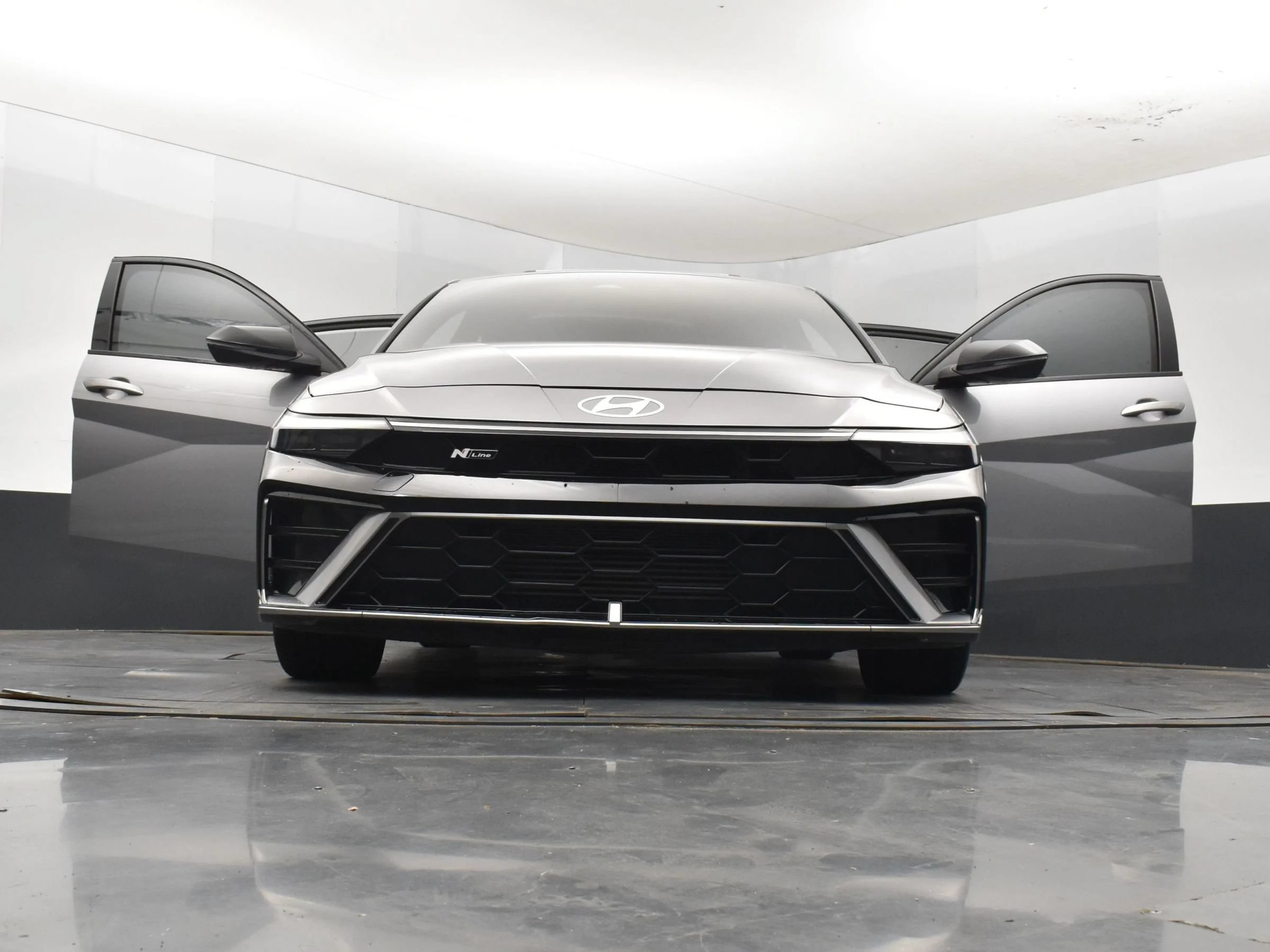 Used 2025 Hyundai Elantra N Line FWD image 8