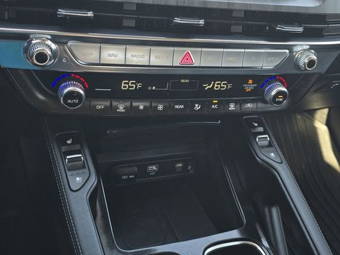 Used 2024 Kia Telluride SX w/ Towing Package FWD image 20