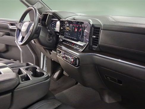 Used 2025 GMC Sierra 1500 SLT image 19