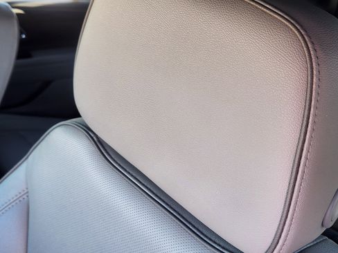 Certified 2022 GMC Yukon SLT w/ SLT Luxury Package image 15