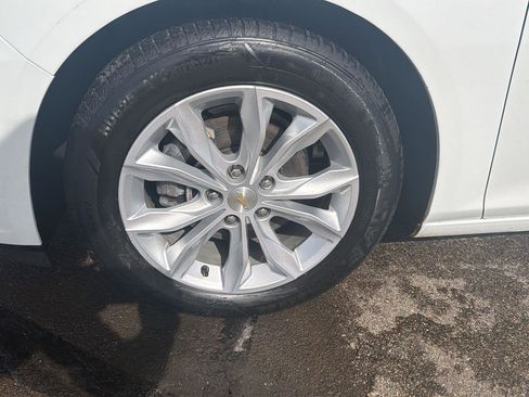 Used 2023 Chevrolet Malibu LT FWD image 9