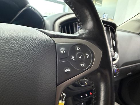 Used 2019 Chevrolet Colorado Z71 w/ Z71 Midnight Edition AWD/4WD image 15