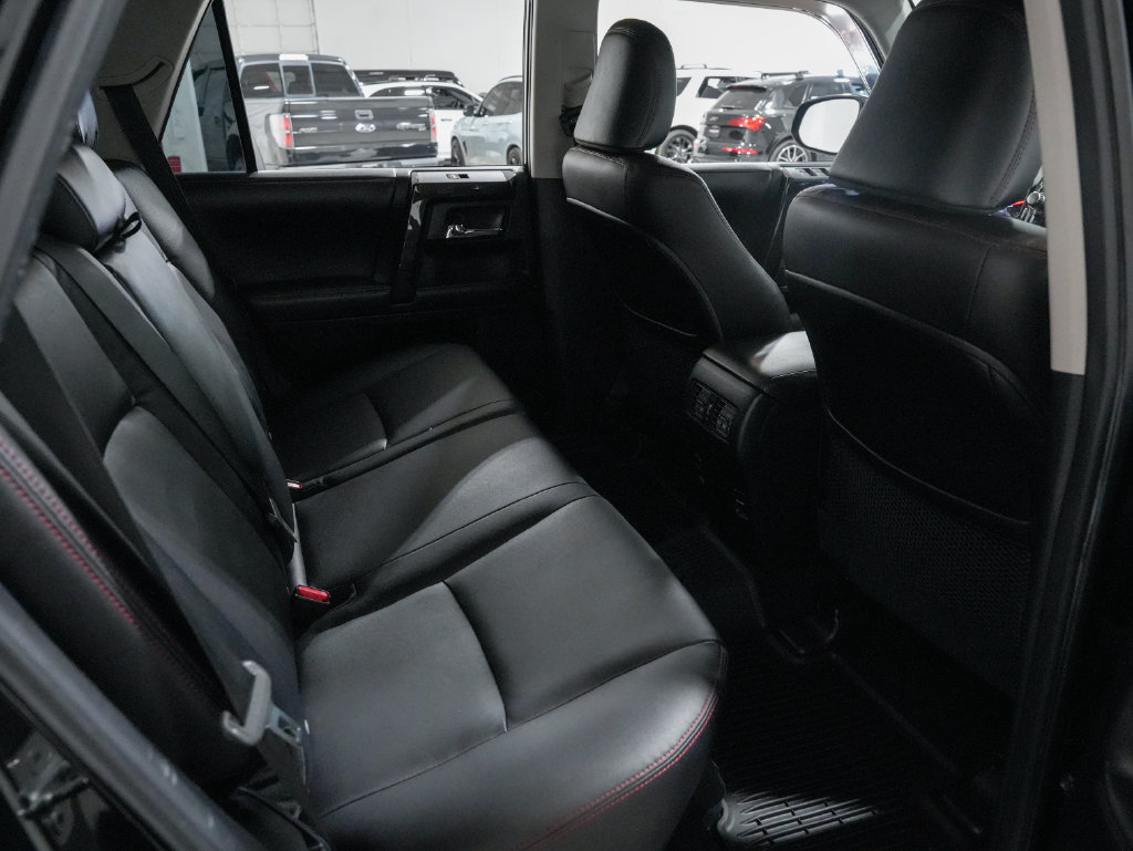 Used 2018 Toyota 4Runner TRD Off-Road Premium AWD/4WD image 33