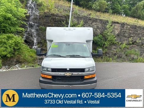 Used 2022 Chevrolet Express 3500 Work Van w/ Power Convenience Package image 2