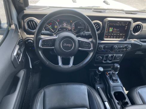 Used 2022 Jeep Wrangler Unlimited Sahara w/ Safety Group AWD/4WD image 19