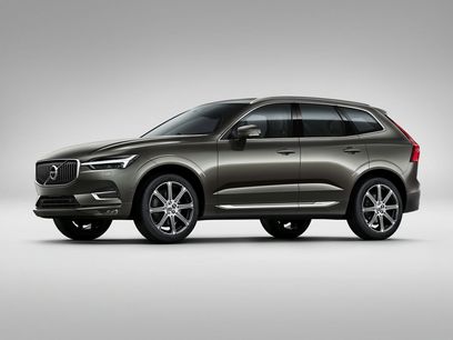 Used 2019 Volvo XC60 T6 Momentum w/ Multimedia Package