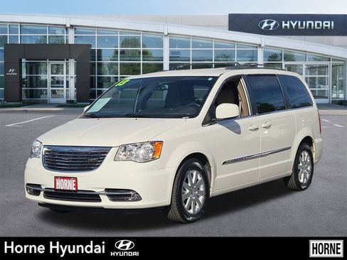 Used 2013 Chrysler Town & Country Touring image 1