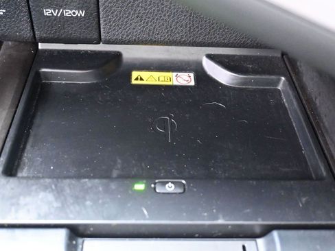 Used 2022 Toyota Camry XSE image 23