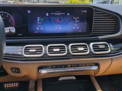 Used 2024 Mercedes-Benz GLS 450 4MATIC image 14