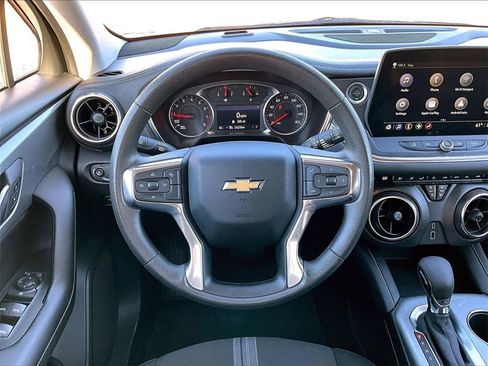 Used 2025 Chevrolet Blazer LT image 15