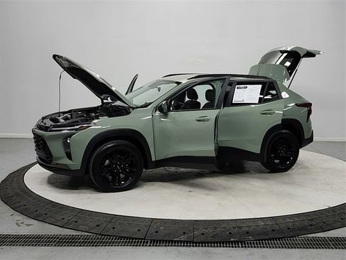 Used 2024 Chevrolet Trax ACTIV w/ Driver Confidence Package image 11