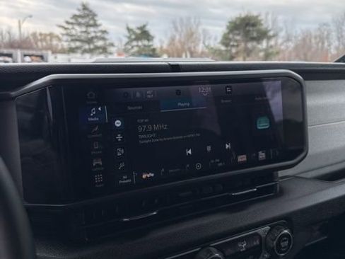 Used 2024 Jeep Wrangler Willys image 12