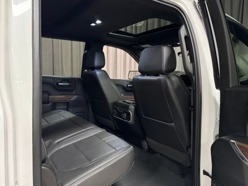 Used 2021 Chevrolet Silverado 1500 High Country w/ Technology Package AWD/4WD image 12