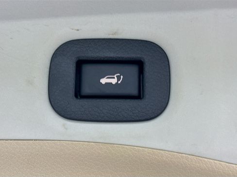 Used 2016 Nissan Rogue SL AWD/4WD image 29