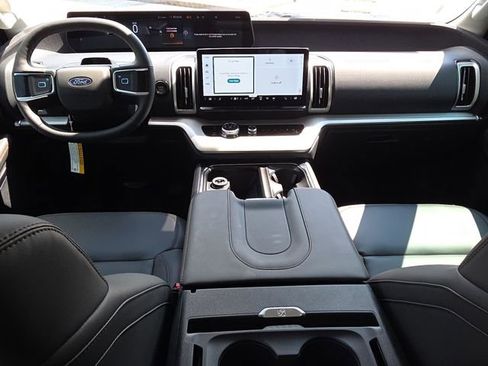 New 2025 Ford Expedition Active image 11