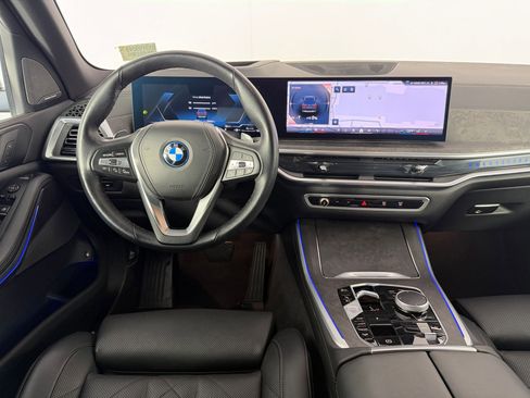 Used 2025 BMW X5 xDrive50e w/ Premium Package image 30