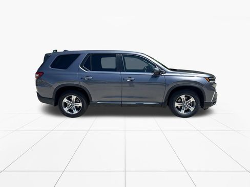 Used 2025 Honda Pilot EX-L image 9