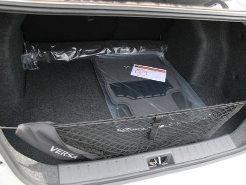 Certified 2025 Nissan Versa SR w/ Trunk Package FWD image 32