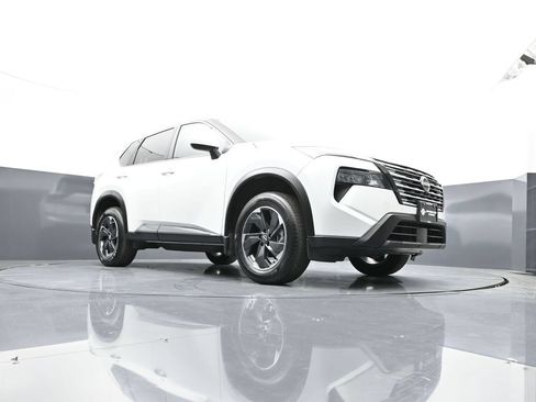 Used 2026 Nissan Rogue SV AWD/4WD image 49