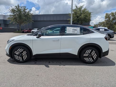 New 2026 Nissan Leaf SV+ w/ Floor Mat Package (SV+) FWD image 7