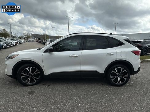 Used 2021 Ford Escape SE w/ SE Sport Appearance Package image 8