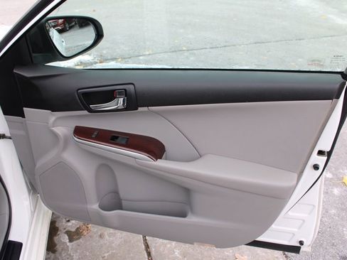 Used 2012 Toyota Camry XLE image 21
