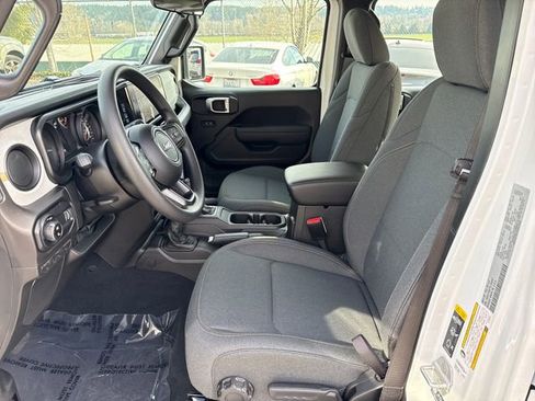 New 2026 Jeep Gladiator Sport image 14